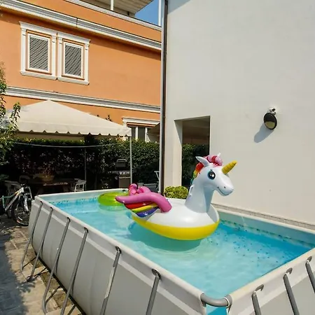 Willa Emi's Golem (Tirana)