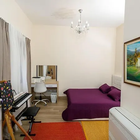 Emi's Golem (Tirana)